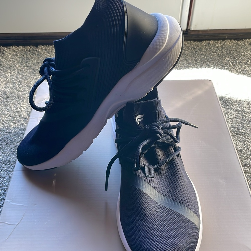 Fabletics lightweight running shoes✨Rarely worn; in excellent condition!